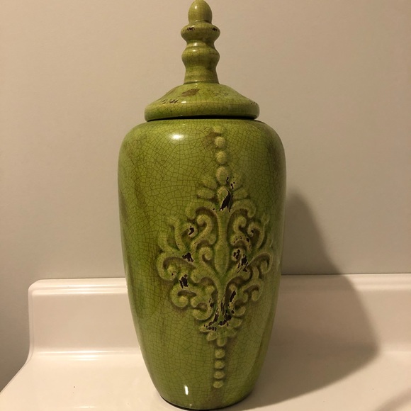 Other - ❤️🌸🐝 NWT Vase/Urn Accent Piece ❤️